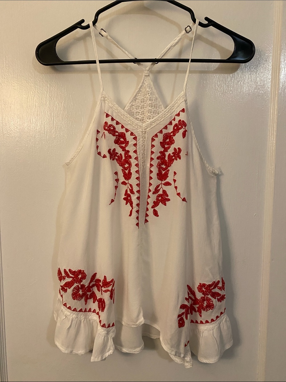 Xhilaration White Camisole with Red Floral Embroidery Medium